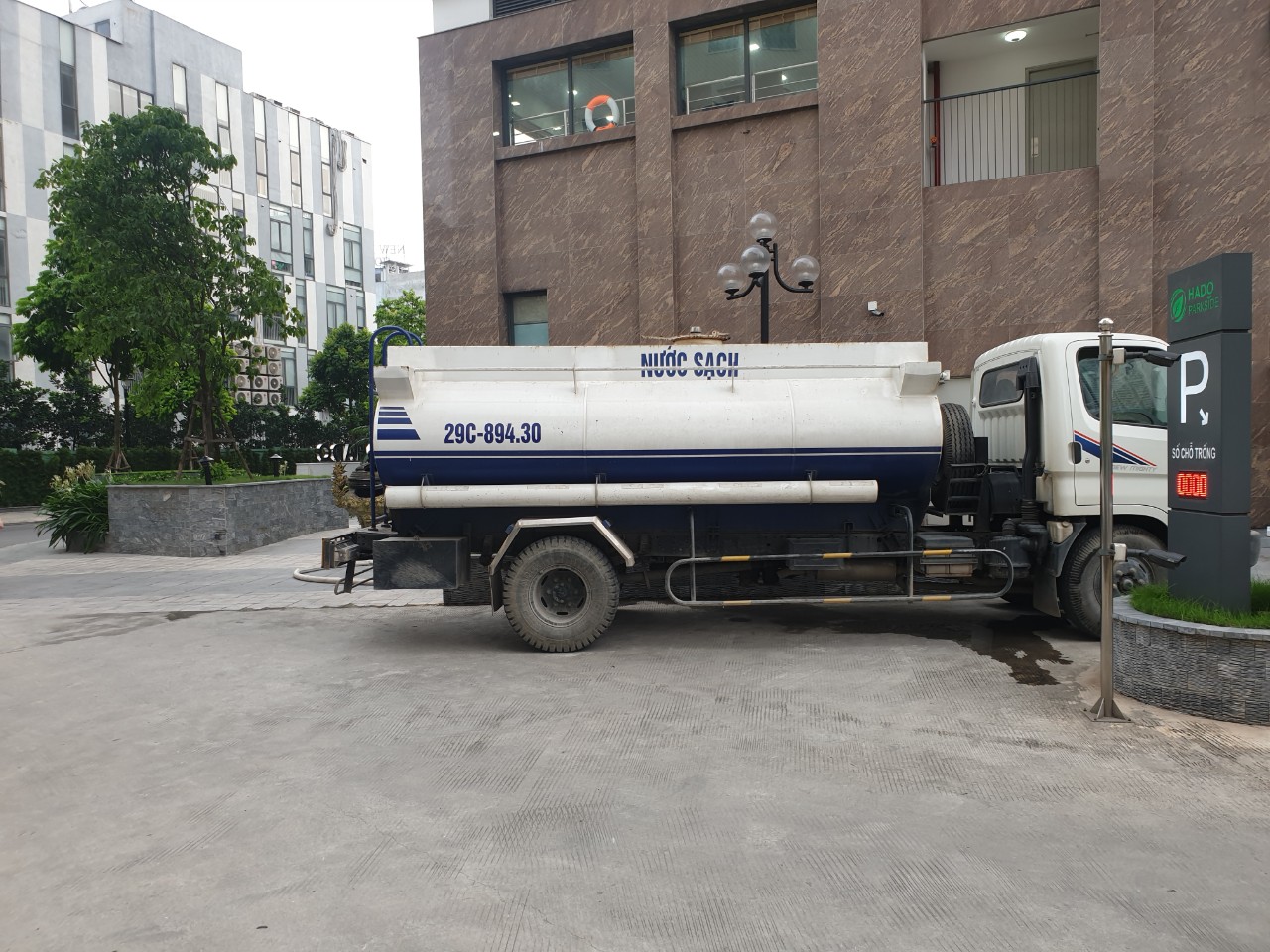 Dịch vụ tưới nước rửa đường chuyên nghiệp giá rẻ tại Cầu Giấy